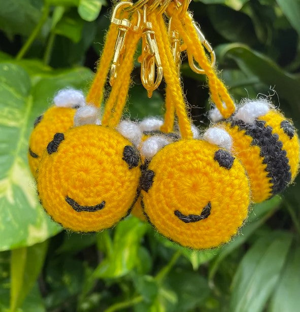 honey bee keychain – handmade crochet gift india handmade crochet gift India