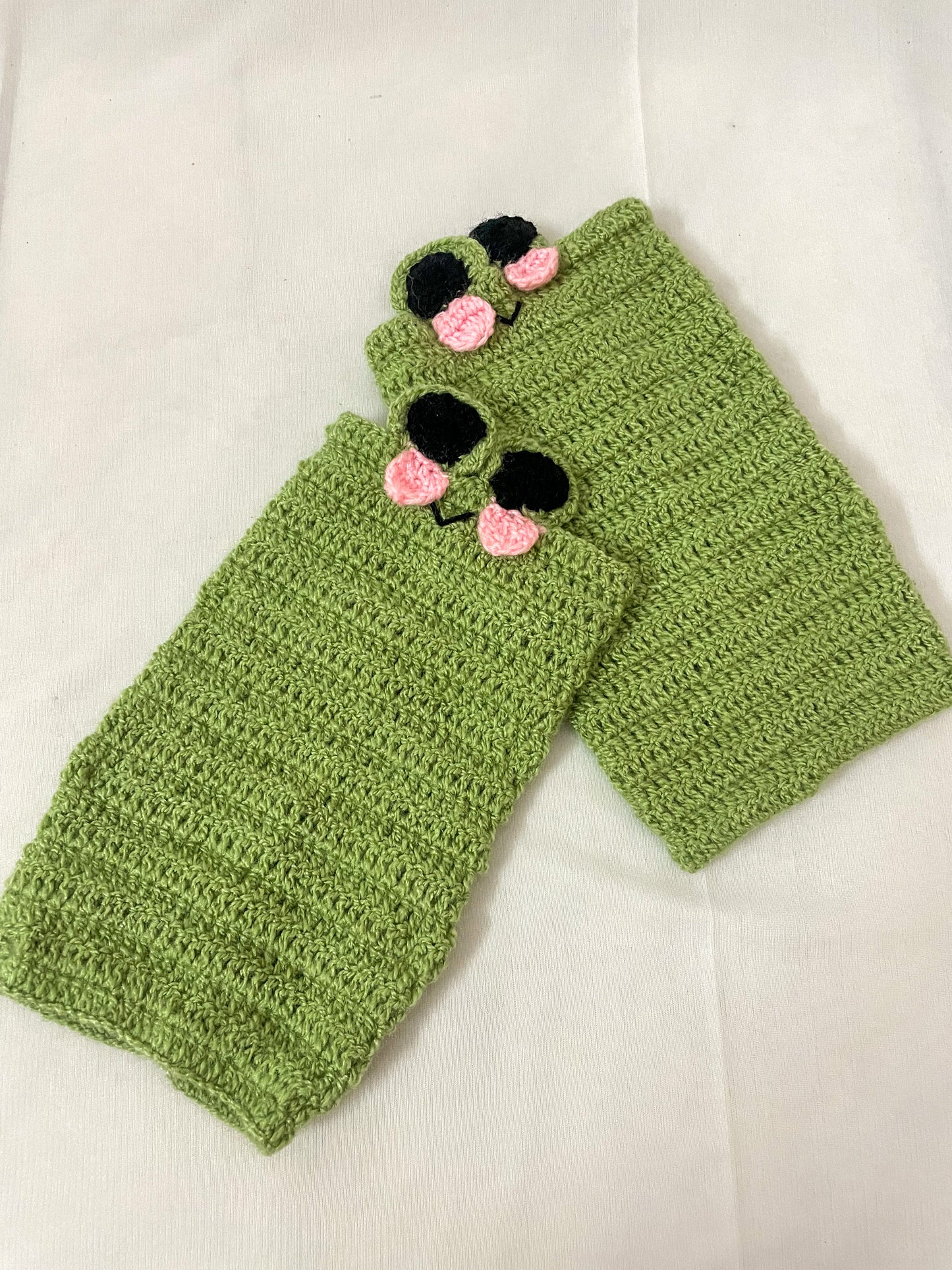 frog leg warmer – handmade crochet gift india handmade crochet gift India